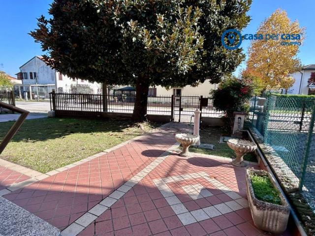 Casa indipendente in vendita a Rovigo RO