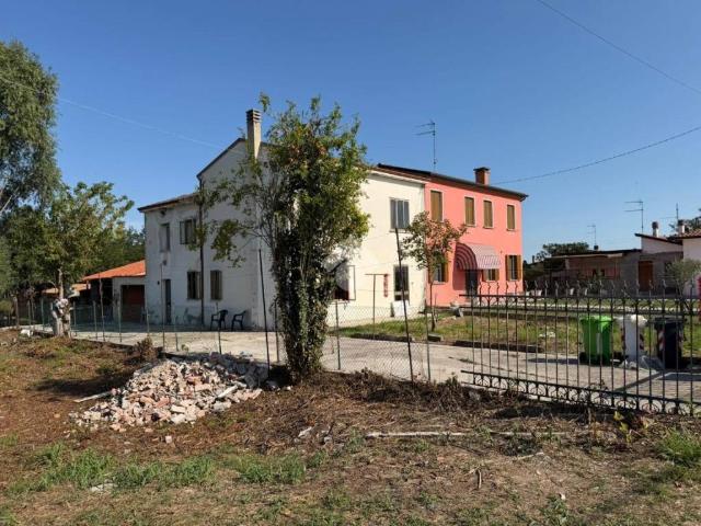 Casa indipendente in vendita a Rovigo RO