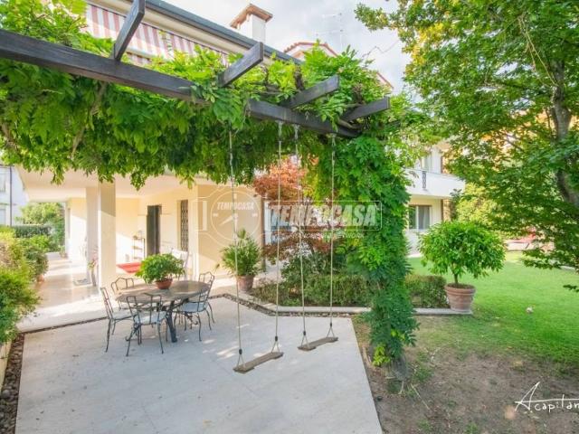 Casa indipendente in vendita a Rovigo RO