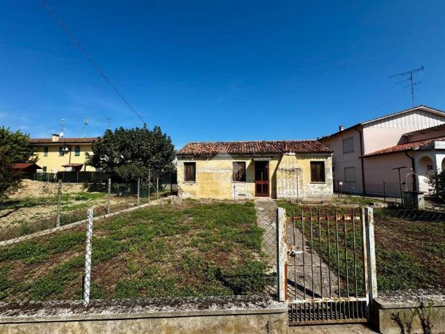 Casa indipendente in vendita a Rovigo RO