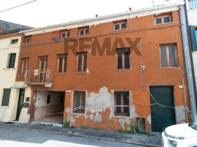 Casa indipendente in vendita a Rovigo