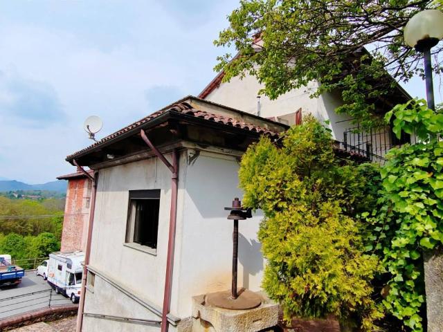 Casa indipendente in vendita a Roasio VC