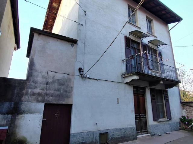 Casa indipendente in vendita a Roasio VC
