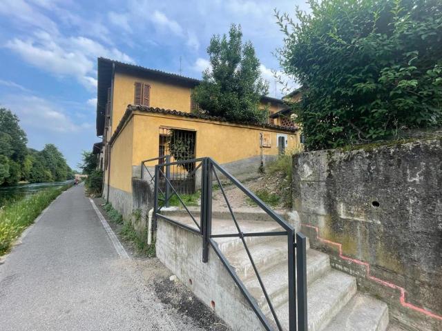 Casa indipendente in vendita a Robecco Sul Naviglio