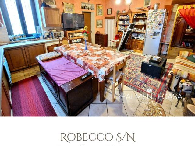 Casa indipendente in vendita a Robecco sul Naviglio MI