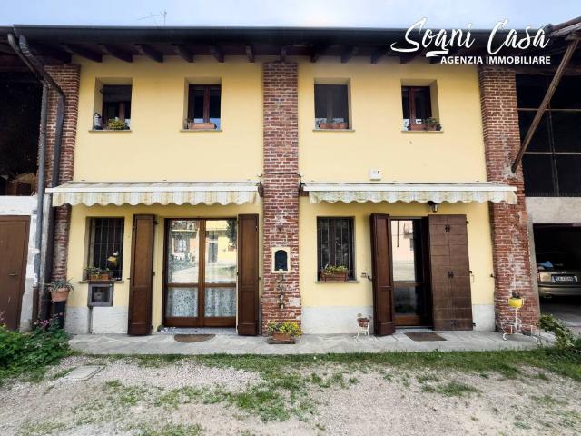 Casa indipendente in vendita a Robecco sul Naviglio MI