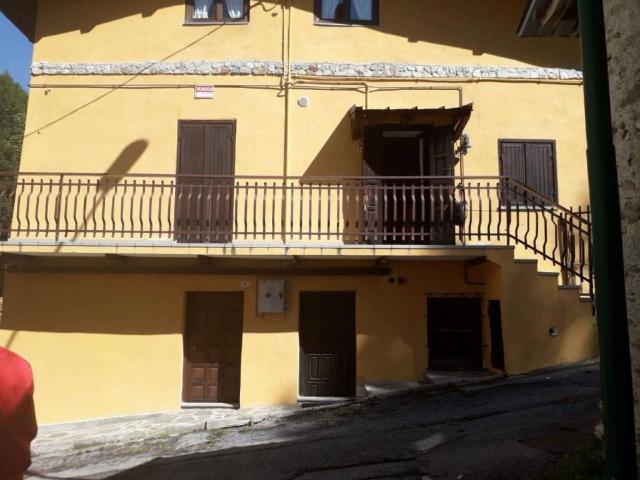 Casa indipendente in vendita a Roburent CN