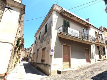 Casa indipendente in vendita a Roccavaldina ME