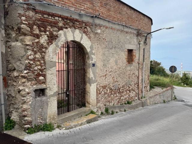 Casa indipendente in vendita a Roccavaldina ME