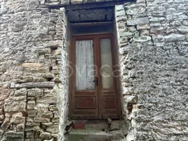 Casa indipendente in vendita a Roccaverano via Roma, 6