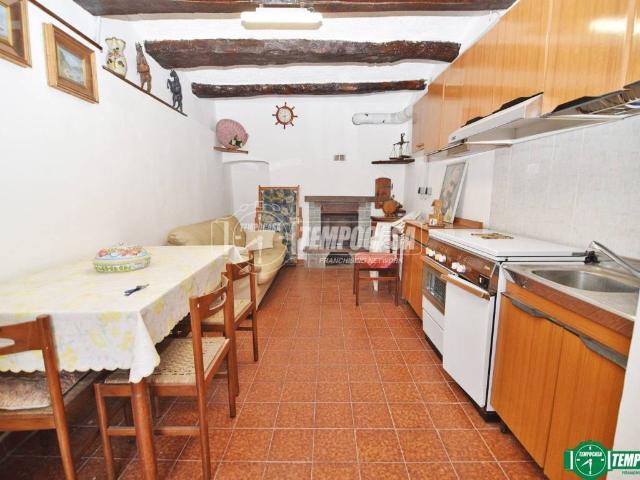 Casa indipendente in vendita a Rocca Canavese TO