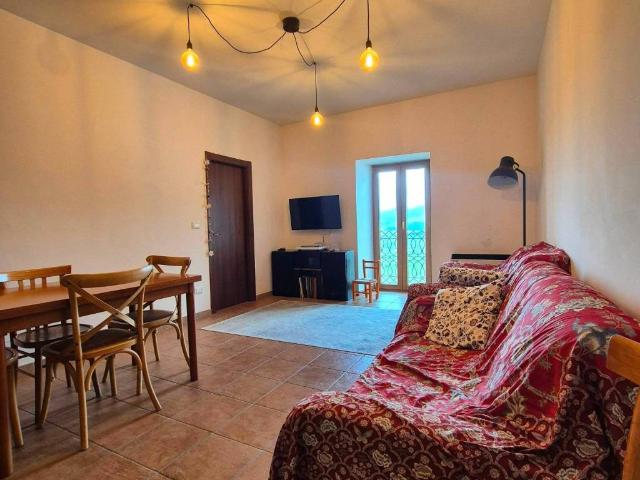 Casa indipendente in vendita a Rocca di Cambio AQ