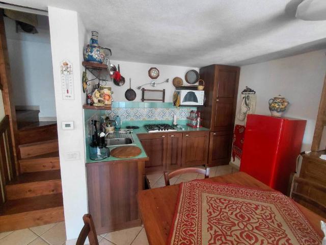 Casa indipendente in vendita a Rocca di Mezzo AQ