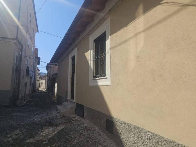 Casa indipendente in vendita a Rocca di Mezzo AQ