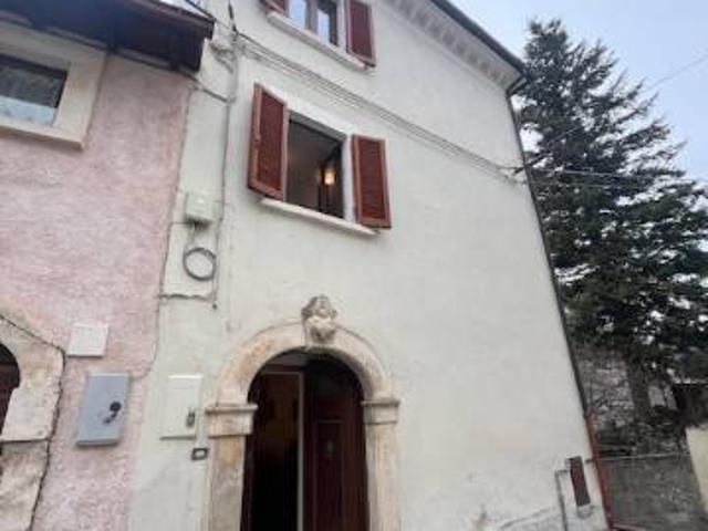 Casa indipendente in vendita a Rocca di Mezzo AQ