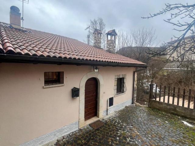 Casa indipendente in vendita a Rocca di Mezzo AQ