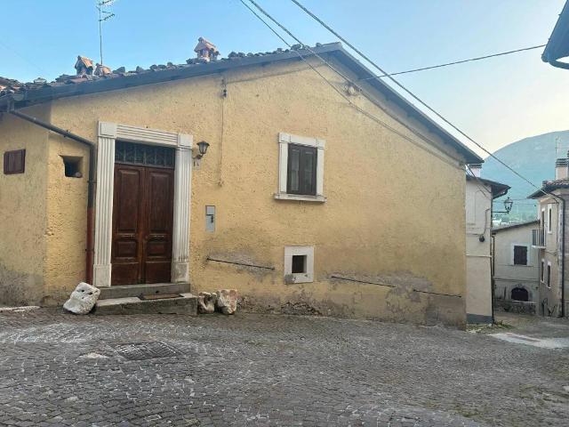 Casa indipendente in vendita a Rocca di Mezzo AQ