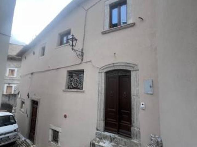 Casa indipendente in vendita a Rocca di Mezzo AQ
