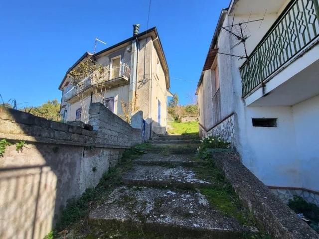 Casa indipendente in vendita a Roccabascerana AV