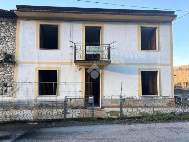 Casa indipendente in vendita a Roccabascerana AV