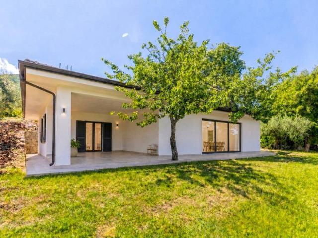 Casa indipendente in vendita a Roccadaspide SA