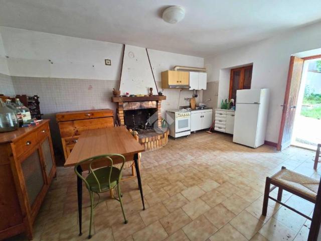 Casa indipendente in vendita a Roccafluvione AP