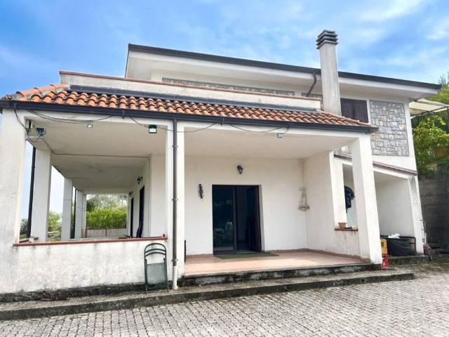 Casa indipendente in vendita a Roccagloriosa SA