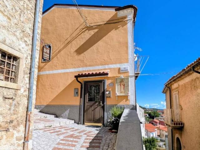 Casa indipendente in vendita a Roccamandolfi IS
