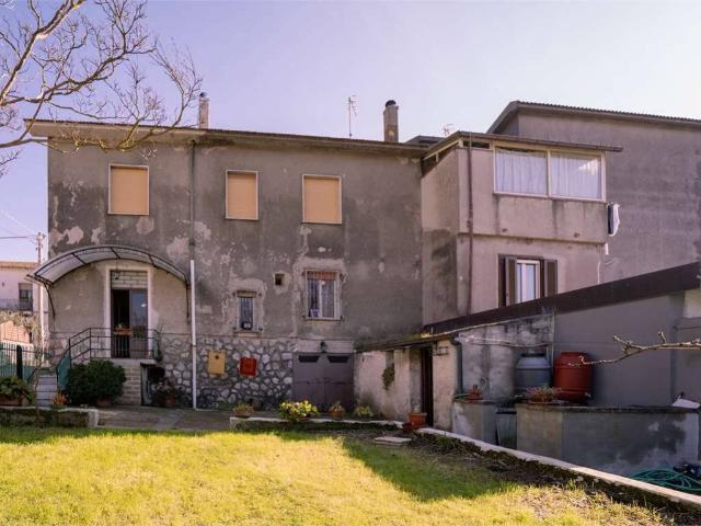 Casa indipendente in vendita a Roccamonfina CE