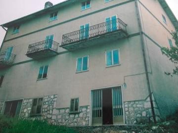 Casa indipendente in vendita a Roccaraso AQ