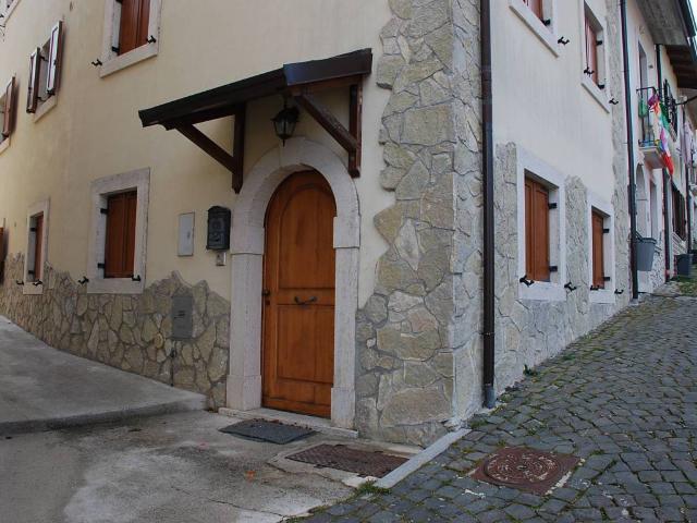Casa indipendente in vendita a Roccaraso AQ