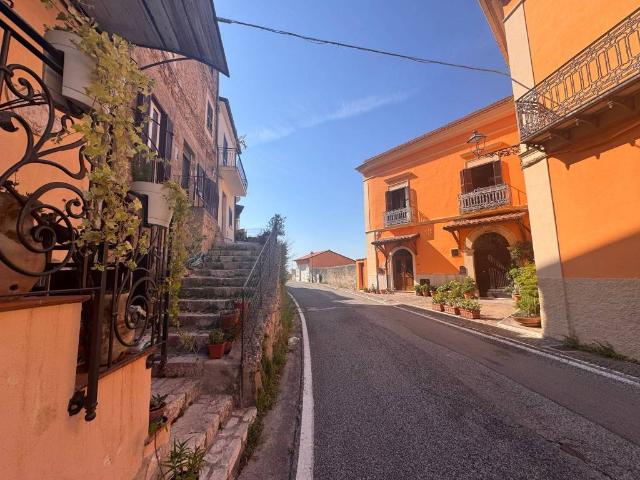 Casa indipendente in vendita a Roccasecca FR
