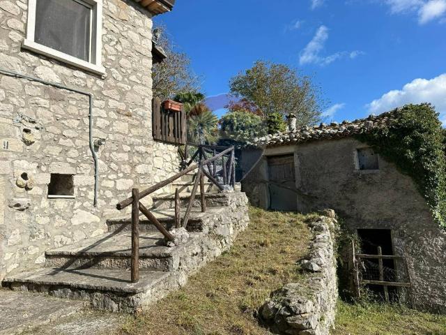 Casa indipendente in vendita a Rocchetta a Volturno IS