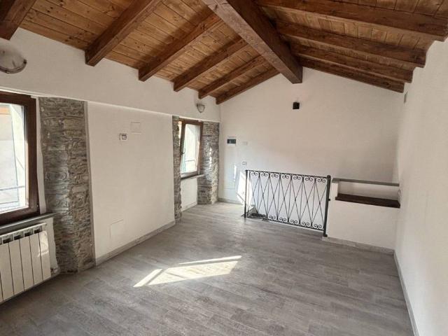 Casa indipendente in vendita a Rocchetta di Vara SP