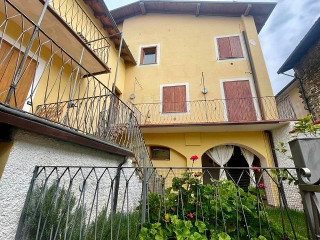 Casa indipendente in vendita a Roè Volciano BS