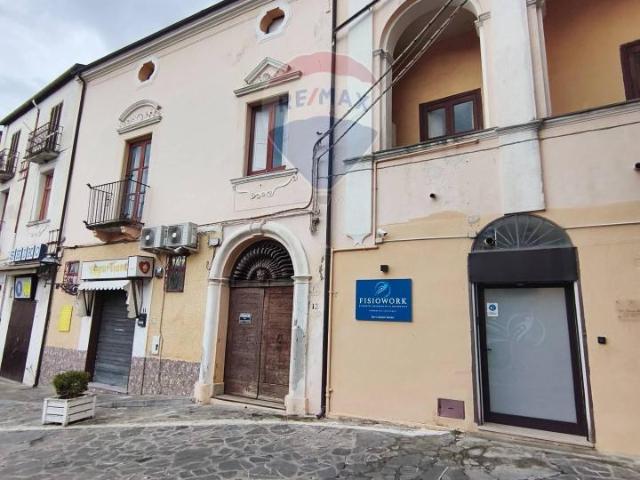 Casa indipendente in vendita a Roggiano Gravina