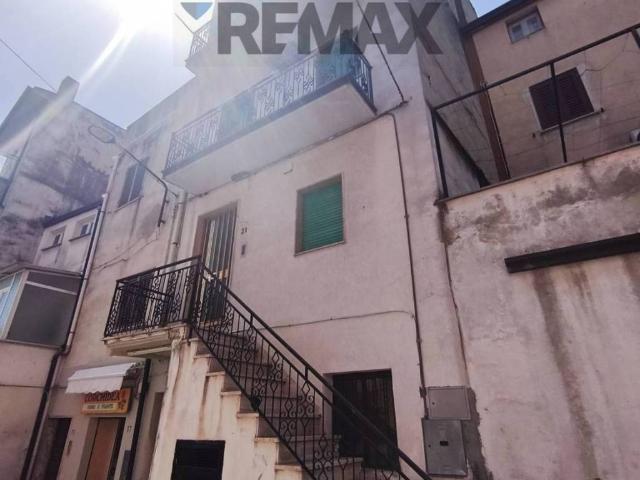 Casa indipendente in vendita a Roggiano Gravina CS