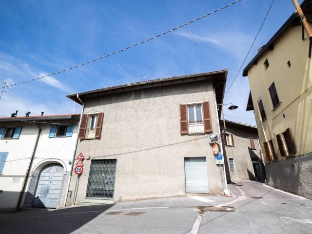 Casa indipendente in vendita a Rogeno LC