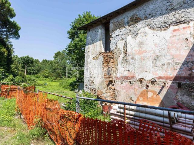 Casa indipendente in vendita a Rogeno LC