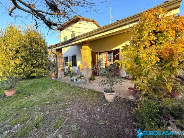 Casa indipendente in vendita a Rolo RE