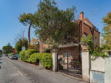 Casa indipendente in vendita a Roma
