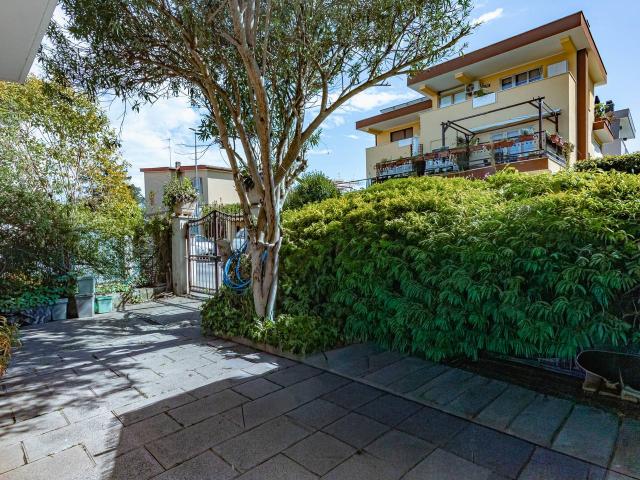 Casa indipendente in vendita a Roma