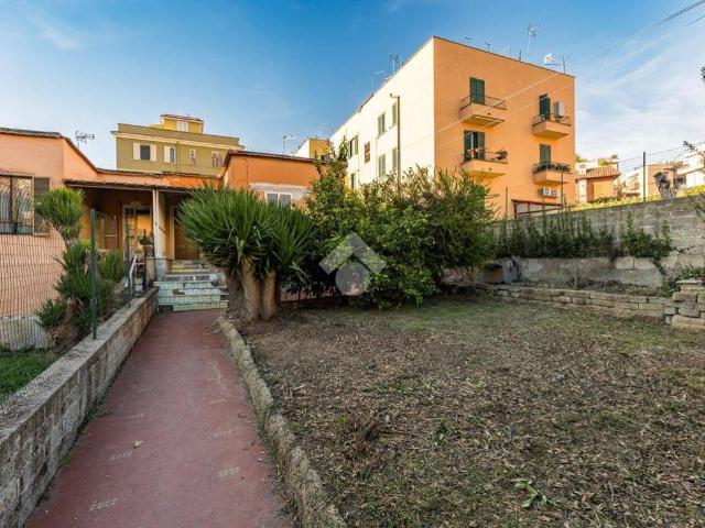 Casa indipendente in vendita a Roma RM