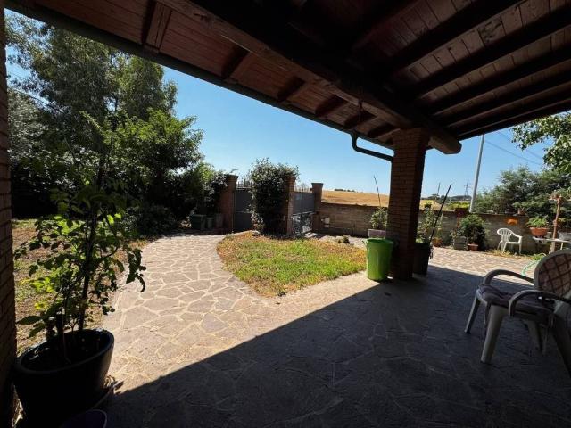 Casa indipendente in vendita a Roma RM