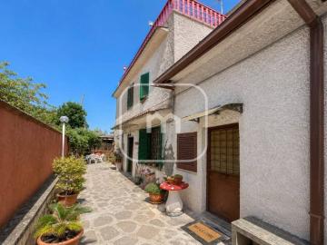 Casa indipendente in vendita a Roma RM