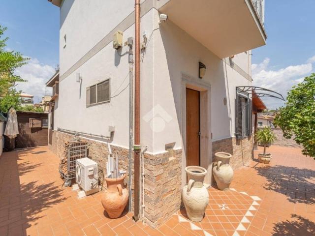 Casa indipendente in vendita a Roma RM