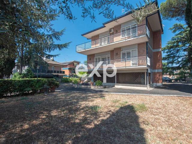 Casa indipendente in vendita a Roma RM