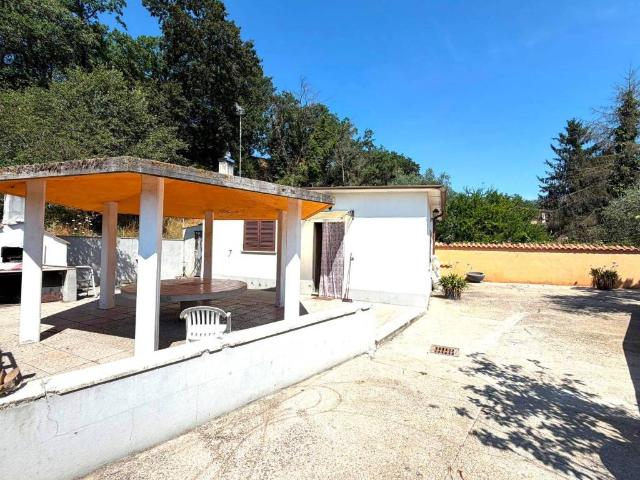 Casa indipendente in vendita a Roma RM
