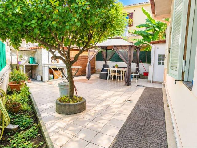 Casa indipendente in vendita a Roma RM