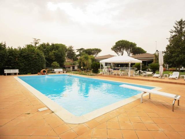 Casa indipendente in vendita a Roma RM